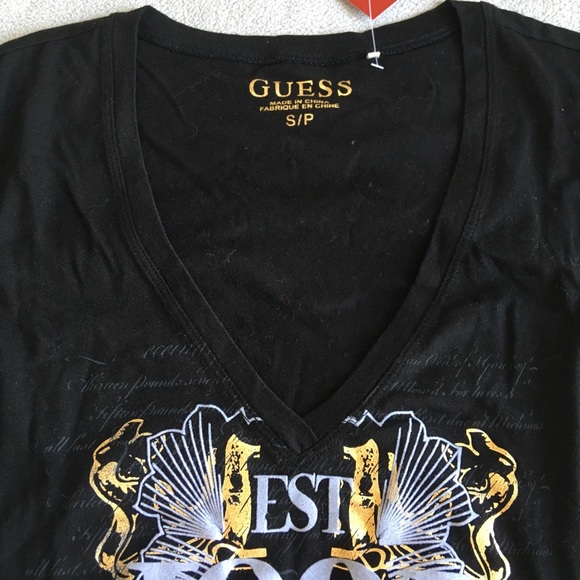 3 for 20$ 🆕 GUESS v-neck t-shirt - Picture 4 of 5